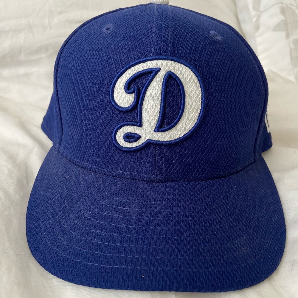 New era Dodgers Hat size 7. Unisex, new condition, mlb authentic